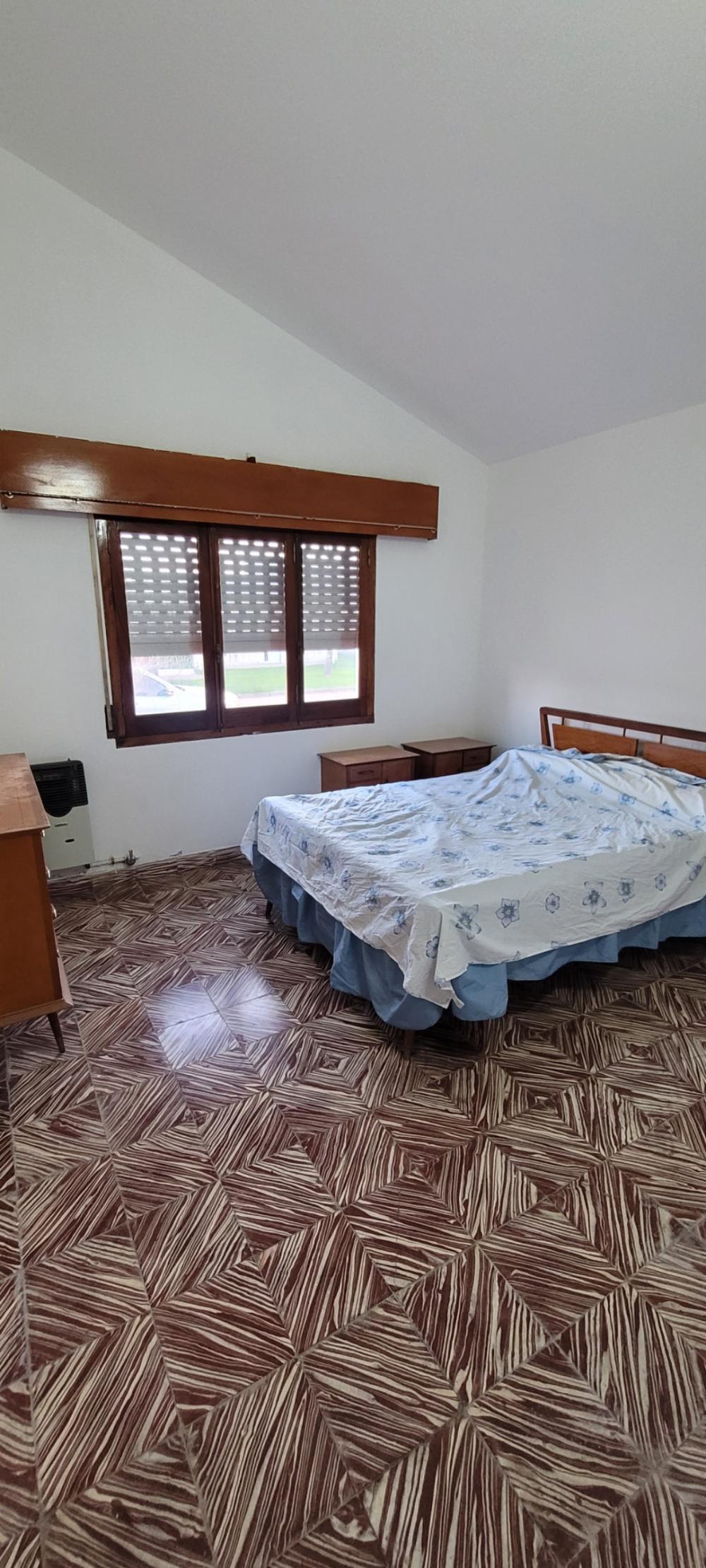 VENDO CASA (R. Z. Peña) Urdinarrain 