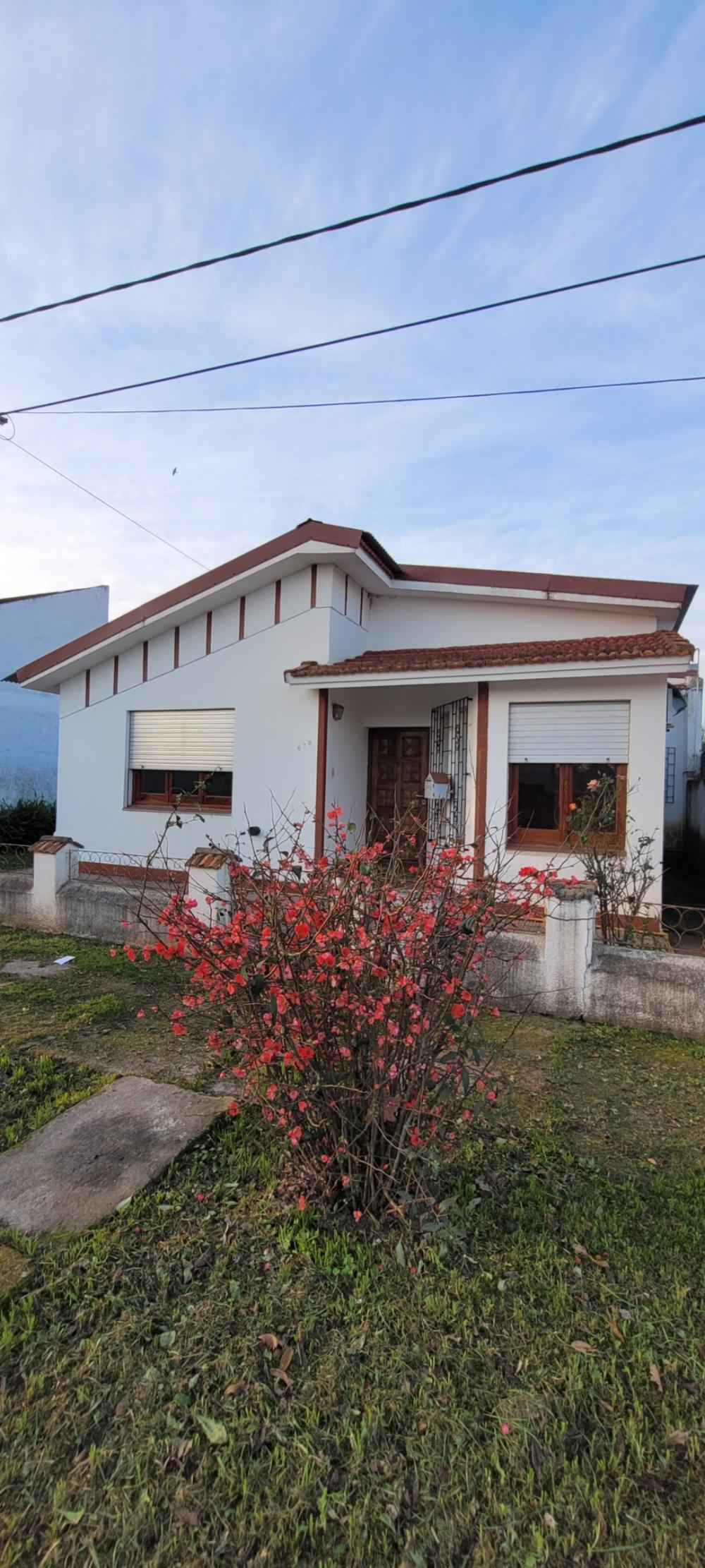 VENDO CASA (R. Z. Peña) Urdinarrain 